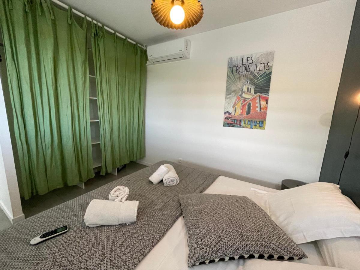 La Villa Jalna Grenadine Deux Chambres Et Piscine Privee 莱特鲁瓦西莱 外观 照片