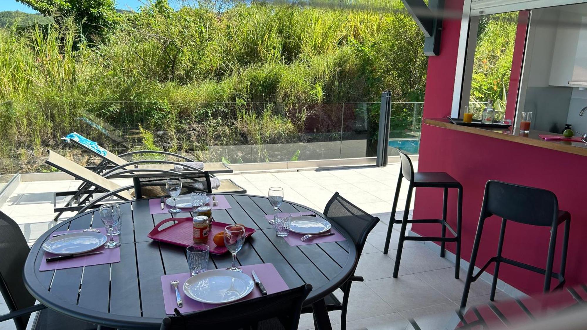 La Villa Jalna Grenadine Deux Chambres Et Piscine Privee 莱特鲁瓦西莱 外观 照片