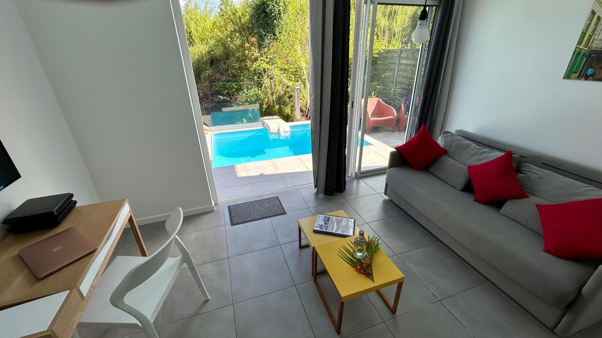 La Villa Jalna Grenadine Deux Chambres Et Piscine Privee 莱特鲁瓦西莱 外观 照片