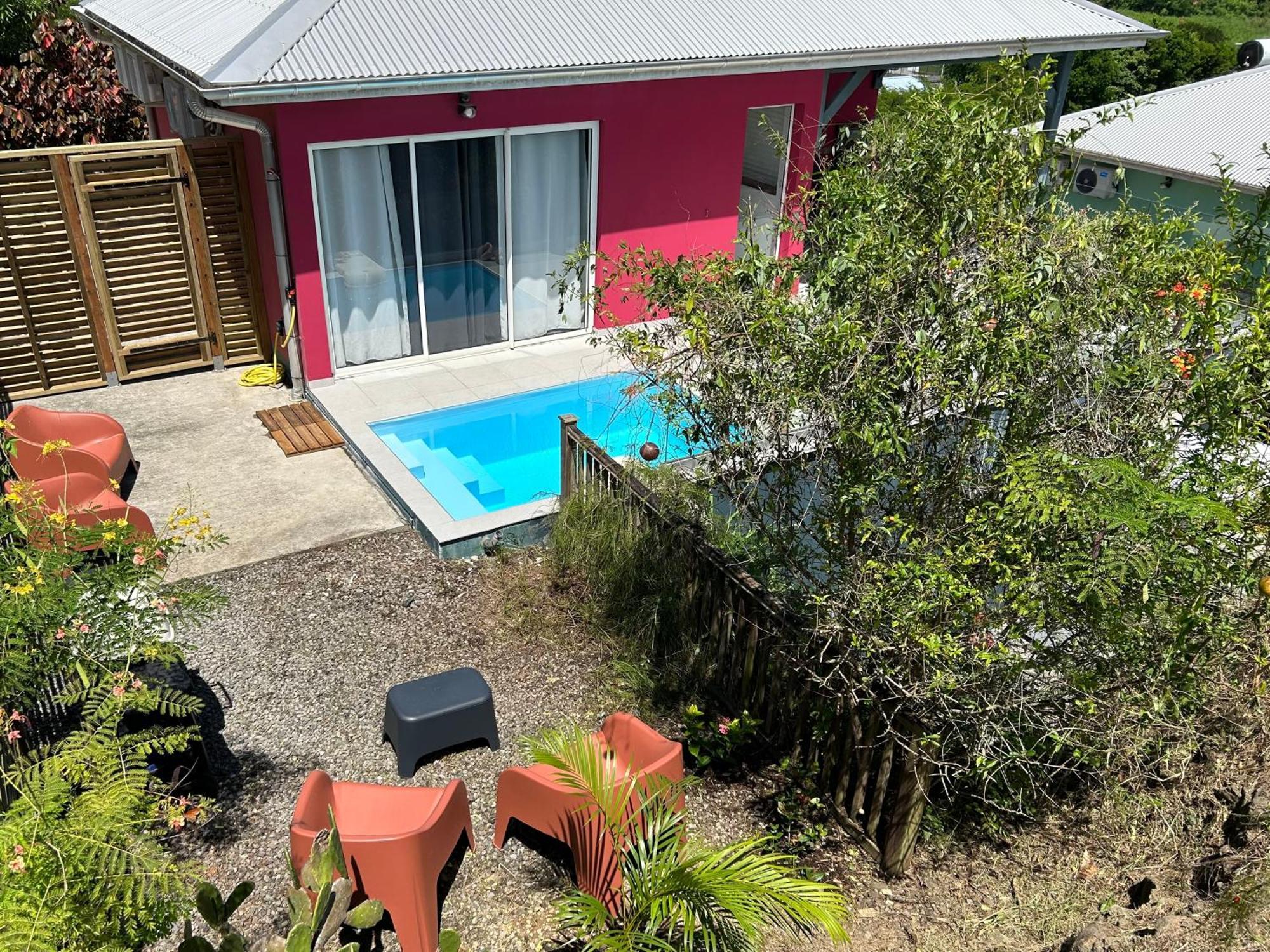 La Villa Jalna Grenadine Deux Chambres Et Piscine Privee 莱特鲁瓦西莱 外观 照片