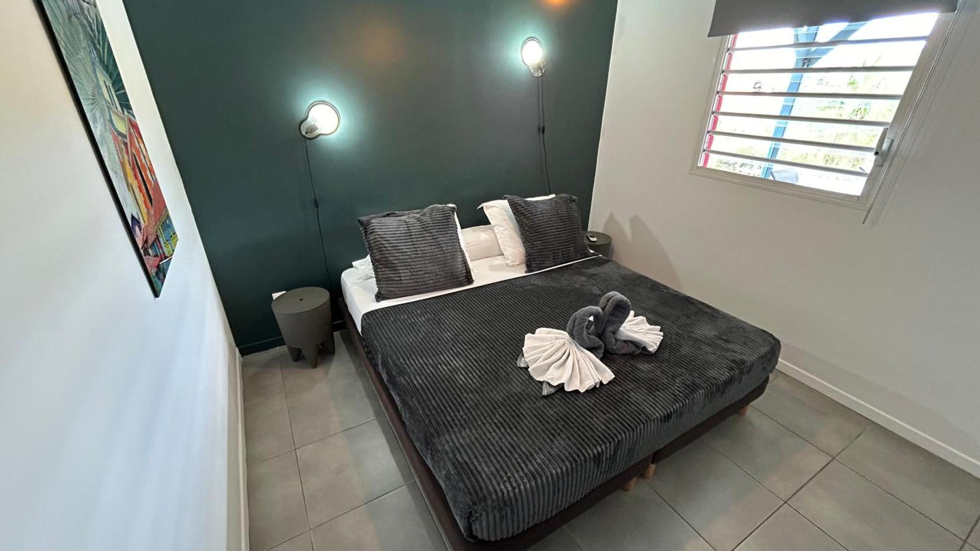 La Villa Jalna Grenadine Deux Chambres Et Piscine Privee 莱特鲁瓦西莱 外观 照片